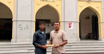 অর্থসংকটে থাকা শিক্ষার্থীর পাশে দাঁড়ালেন ছাত্রদল নেতা