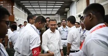 সংসদে নিজের কলেজের শিক্ষার্থীদের সঙ্গে প্রধানমন্ত্রীর শুভেচ্ছা বিনিময়