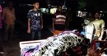 দৌলতপুরে ছেলের টর্চলাইটের আঘাতে প্রাণ গেলো বাবার