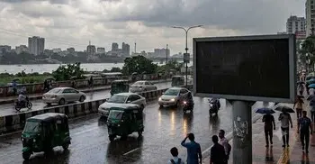 মেঘের আনাগোনা ঢাকায়, বৃষ্টি হতে পারে দুপুরে