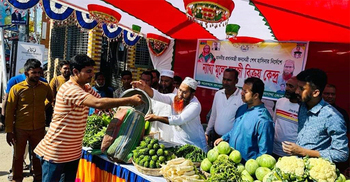 চুয়াডাঙ্গায় ন্যায্যমূল্যে সবজি বিক্রি করছে স্বেচ্ছাসেবক লীগ