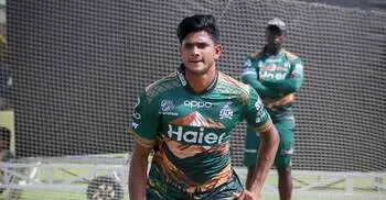 ৪ ওভারে ৭ রান দিয়ে ৩ উইকেট নিলেন নাহিদ রানা