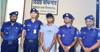 ইভটিজিংয়ের প্রতিবাদ করায় শিক্ষককে কুপিয়ে জখম, আসামি গ্রেফতার