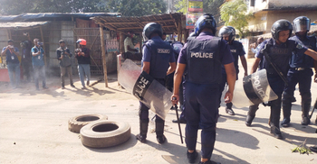 ঠাকুরগাঁও বিএনপির বিক্ষোভ, পুলিশের সঙ্গে ধাওয়া-পাল্টা ধাওয়া