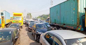ছুটির দিনে ঢাকা-চট্টগ্রাম মহাসড়কে ৫ কিলোমিটার যানজট