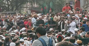 জুমার নামাজ ও হাদির জন্য বিশেষ দোয়ায় ভাসল শাহবাগ