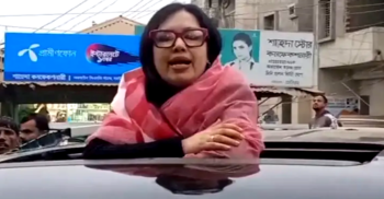 মঞ্চ ভাঙচুরের অভিযোগ, গাড়িতে দাঁড়িয়ে বক্তব্য দিলেন রুমিন ফারহানা