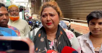 তারকাদের মেকআপ নিয়ে কটাক্ষ, ক্ষোভ ঝাড়লেন রিনা খান