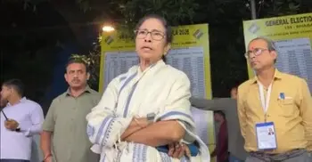 ইভিএমে কারচুপির অভিযোগ মমতার, তৃণমূল-বিজেপি পাল্টাপাল্টি বিক্ষোভ