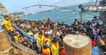 সমুদ্রপথে পাচারকালে ২৬৩ নারী-পুরুষ উদ্ধার