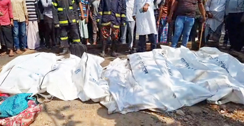 7 killed as bus, auto-rickshaw collide in Ctg