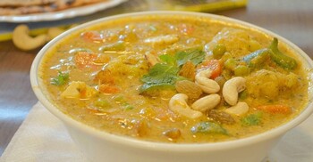 বাড়িতেই বানান রেস্টুরেন্ট স্টাইলের সবজি কোরমা