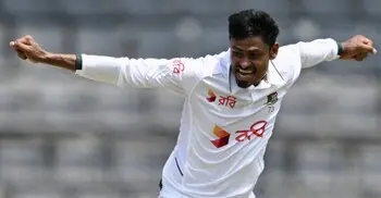 আবারও নাহিদ-তাইজুলের আঘাত, ৫ উইকেট হারালো পাকিস্তান