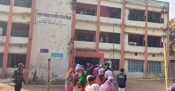 আড়াই ঘণ্টায় পড়েছে ৫১৯ ভোট 