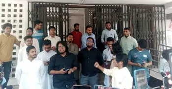 ক্যাম্পাসে নিষিদ্ধ ছাত্রলীগের পোস্টার: ২৪ ঘণ্টার আলটিমেটাম ডাকসুর