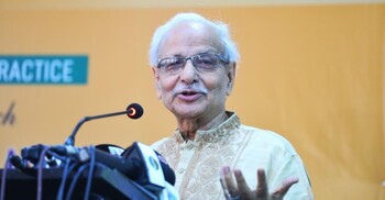 বদিউল আলম মজুমদার জানালেন, তিনি সরকারের অংশ ছিলেন না