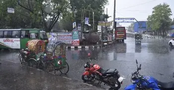 দুপুরের মধ্যে দেশের ১৫ অঞ্চলে ৬০ কিমি বেগে ঝড়ের আভাস