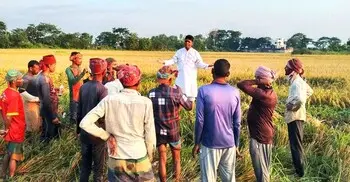 বজ্রপাতে ঝুঁকিতে কৃষক, সুরক্ষায় তিন দফা পরামর্শ