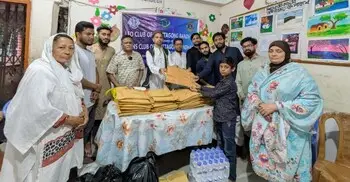 এতিম শিশুদের মধ্যে বন্ধন লায়ন্স ক্লাবের ঈদ উপহার বিতরণ