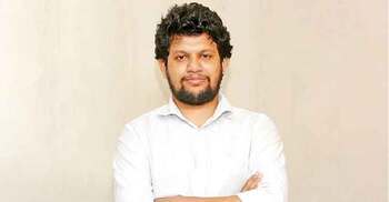 নতুন দলের পরিবর্তে বিভিন্ন দলের মহারথী লিখলেন মাহফুজ