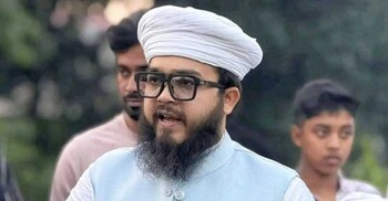 সংসদে নামাজ পড়তে গিয়ে জুতা হারালেন সংসদ সদস্য হানজালা