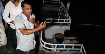 পশুর নদীতে ক্লিংকার বোঝাই কার্গো জাহাজ ডুবি