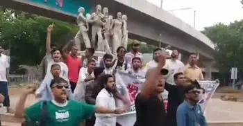 ঢাবিতে নিষিদ্ধ ছাত্রলীগের ঝটিকা মিছিল