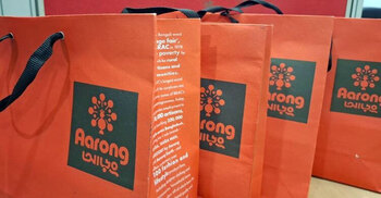 আড়ংয়ে ব্যাগের দাম নেওয়া বন্ধ করতে আইনি নোটিশ