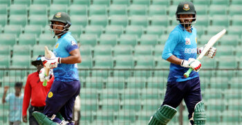 টেস্ট দল থেকে প্রিমিয়ারে ফিরেই ঝোড়ো শতক তাওহিদ হৃদয়ের