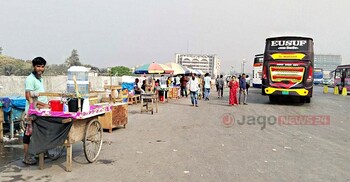 বিপজ্জনক বাসস্টপে পরিণত আব্দুল্লাহপুর ফ্লাইওভার