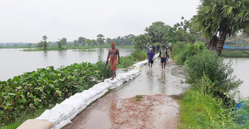 টানা বৃষ্টিতে অভয়নগরে ফের জলাবদ্ধতা