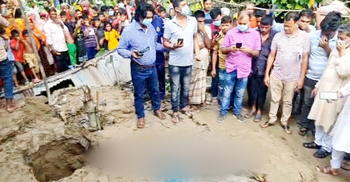 প্রেমিকার উঠানের ১০ ফুট মাটি খুঁড়ে বের করা হলো প্রেমিকের মরদেহ