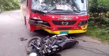 বাগেরহাটে বাসচাপায় বাবা-ছেলে নিহত, মা আহত