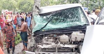 মাইক্রোবাস-লরির মুখোমুখি সংঘর্ষে ৪ হাজি আহত