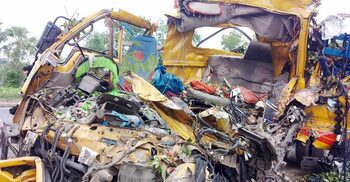 কাভার্ডভ্যানের পেছনে ট্রাকের ধাক্কা, চালক-সহকারী নিহত