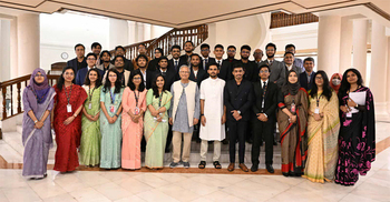 নীতি প্রতিযোগিতায় বিজয়ীদের সঙ্গে প্রধান উপদেষ্টার শুভেচ্ছা বিনিময়