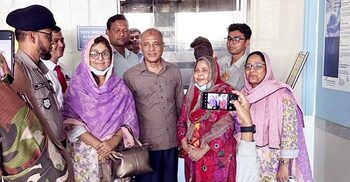 খালেদা জিয়ার খোঁজ নিতে এভারকেয়ারে স্বরাষ্ট্র উপদেষ্টা