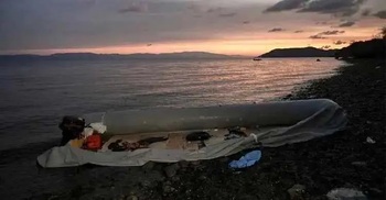 17 lives lost in migrant boat sinking near Crete