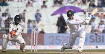 কলকাতা টেস্ট জিততে ভারতের লক্ষ্য ১২৪