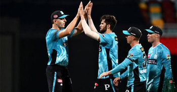 হাঁটুর চোটে বিগ ব্যাশ ছাড়ছেন শাহিন আফ্রিদি