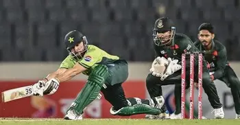 একাই লড়ছেন আগা, সিরিজ জয়ের সুবাস পাচ্ছে বাংলাদেশ