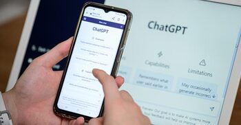 যে ৩ শব্দ চ্যাটজিপিটিকে কখনোই বলবেন না