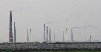 বায়ুদূষণের শীর্ষে আজ কায়রো, দ্বিতীয় ঢাকা