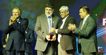‘বিজনেস পারসন অব দ্য ইয়ার’ সম্মাননা পেলেন আহসান খান চৌধুরী