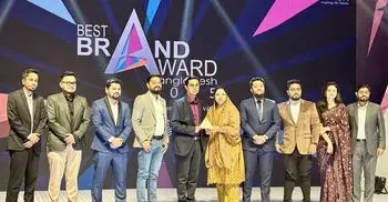 এবারও বেস্ট ব্র্যান্ড অ্যাওয়ার্ড পেয়েছে আকিজ বোর্ড