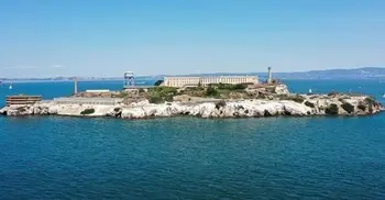 আলোচনায় ‘আলকাট্রাজ’: দ্বীপটিকে আবারও ‘কারাগারে’ রূপ দিতে চান ট্রাম্প