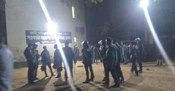 আলিয়া মাদরাসায় দফায় দফায় সংঘর্ষ, আহত বেশ কয়েকজন