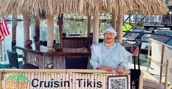 সেন্ট পিটার্সবার্গে এক স্বপ্নময় ভেসে চলা