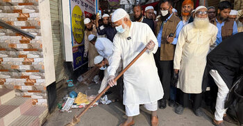 Shafiqur sweeps Dhaka road, wants to build clean nation