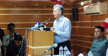 ম্যানেজমেন্ট ও সাংবাদিকের মধ্যে একটি লাইন ড্র করতে হবে: আমীর খসরু